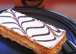 Торт «Наполеон»: как император «стал» слоёным тортом?