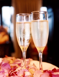 http://www.luxurynet.ru/images/stories/gastronomy/drinks/shampan_bokal_1.jpg