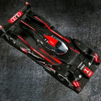 гоночный болид Audi R18 e-tron quattro LMP1 2014