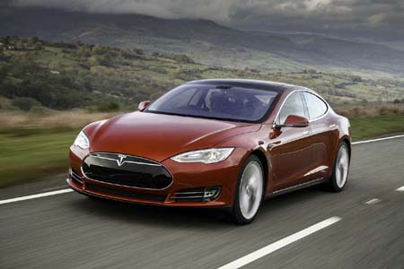 выставка суперкаров Tesla Model SP85D выставка суперкаров Tesla Model SP85D