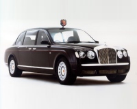 На службе у Её Величества: Bentley State Limousine