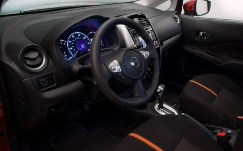 Nissan Versa-Note SR 2015