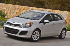 самые недорогие автомобили 2013 Kia Rio LX