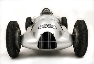 Винтажный автомобиль Auto Union Type D не нашел покупателя на аукционе Bonhams