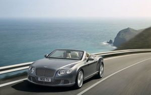 Bentley Continental GTC 2012 года продан с аукциона за 377 тысяч долларов