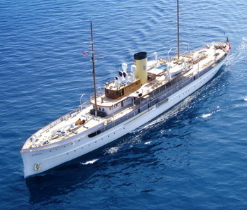 Знаменитый пароход Delphine выставлен на продажу