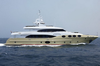 Gulf Craft отправит свою супер яхту Majesty 125 в Канны