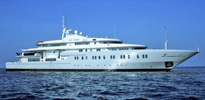 Мега яхта «Алисия» выставлена на продажу