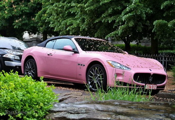 Maserati GranCabrio: теперь и в розовом цвете
