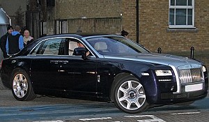 Гай Ричи стал владельцем роскошного Rolls Royce Ghost