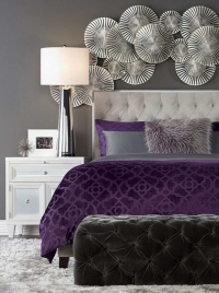 бело-фиолетовая спальня