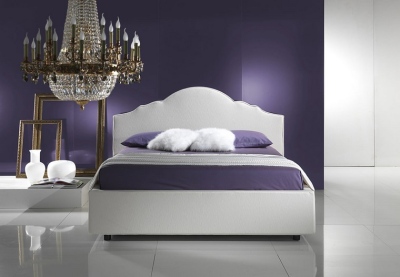 бело-фиолетовая спальная комната