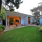 Адриан Беллани выставил на продажу дом на Голливудских холмах