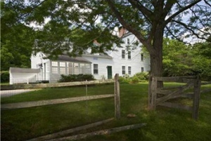Рене Зеллвегер продает дом в Коннектикуте